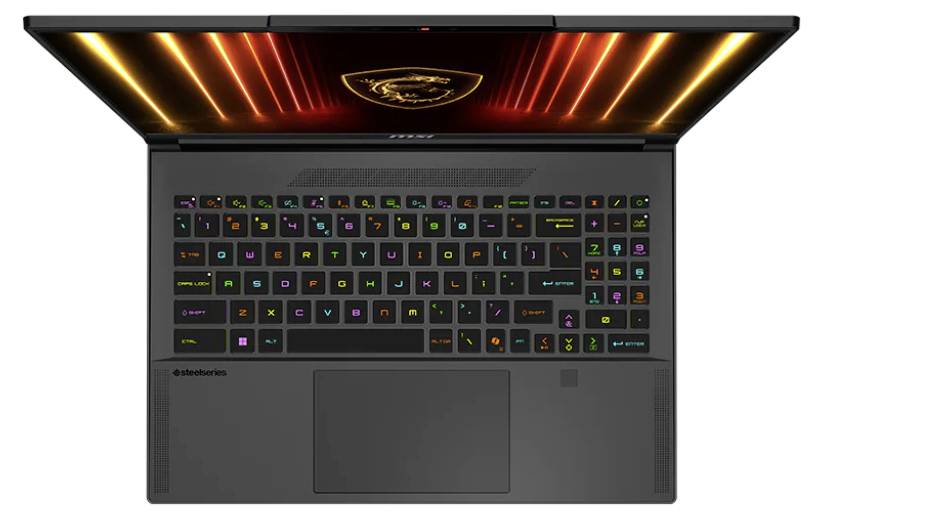 Laptop mit beleuchteter Gaming-Tastatur, geöffnet und von oben gesehen. Bildschirm zeigt das Firmenlogo vor einem orange leuchtendem Hintergrund.