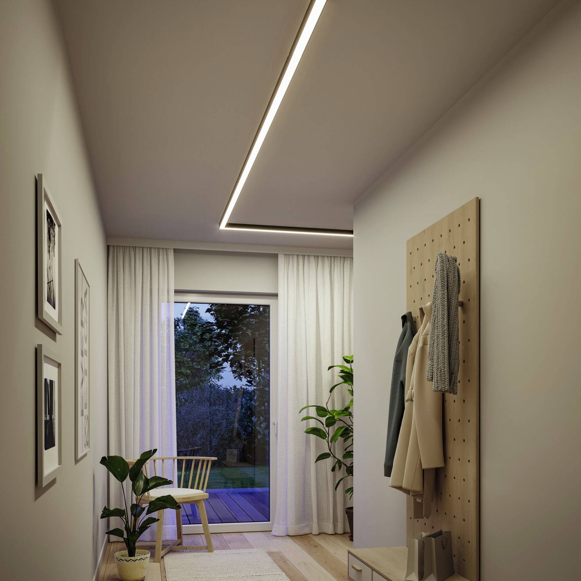 Moderner Flur mit kleinem Fenster zum Garten, minimalistischer Dekoration, Kleiderhaken an der Wand und schlichter Beleuchtung.