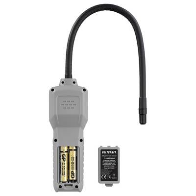 Voltcraft Gaslecksuchgerät mit flexiblem Messonde, Batteriefach geöffnet mit zwei AA-Batterien und abgenommenem Batteriefachdeckel.