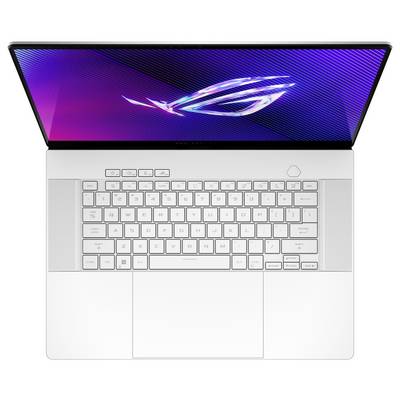 Ein weißer Laptop mit beleuchteter Tastatur und großem Touchpad. Das Bildschirmlogo zeigt farbige, leicht geschwungene Linien.