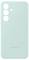 Mintgrüne Samsung-Handyhülle mit drei Kameraaussparungen und Logo unten. Schlichtes Design, schützt das Gerät.