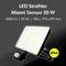 'LED Strahler Miami Sensor 30 W, 4800 Lumen, IP44, Maße: 185 x 193 x 89 mm.' Quadratförmiger Strahler mit Bewegungssensor.