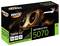 'Verpackung einer INNO3D GeForce RTX 5070 Grafikkarte, zeigt zwei Lüfterdesign, Schlagworte wie DLSS 4 und Ray Tracing werden hervorgehoben.'