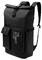 Schwarzer Rucksack mit Rolltop-Verschluss, Reißverschlusstasche vorne und Schriftzug 'The Ultimate Force'.