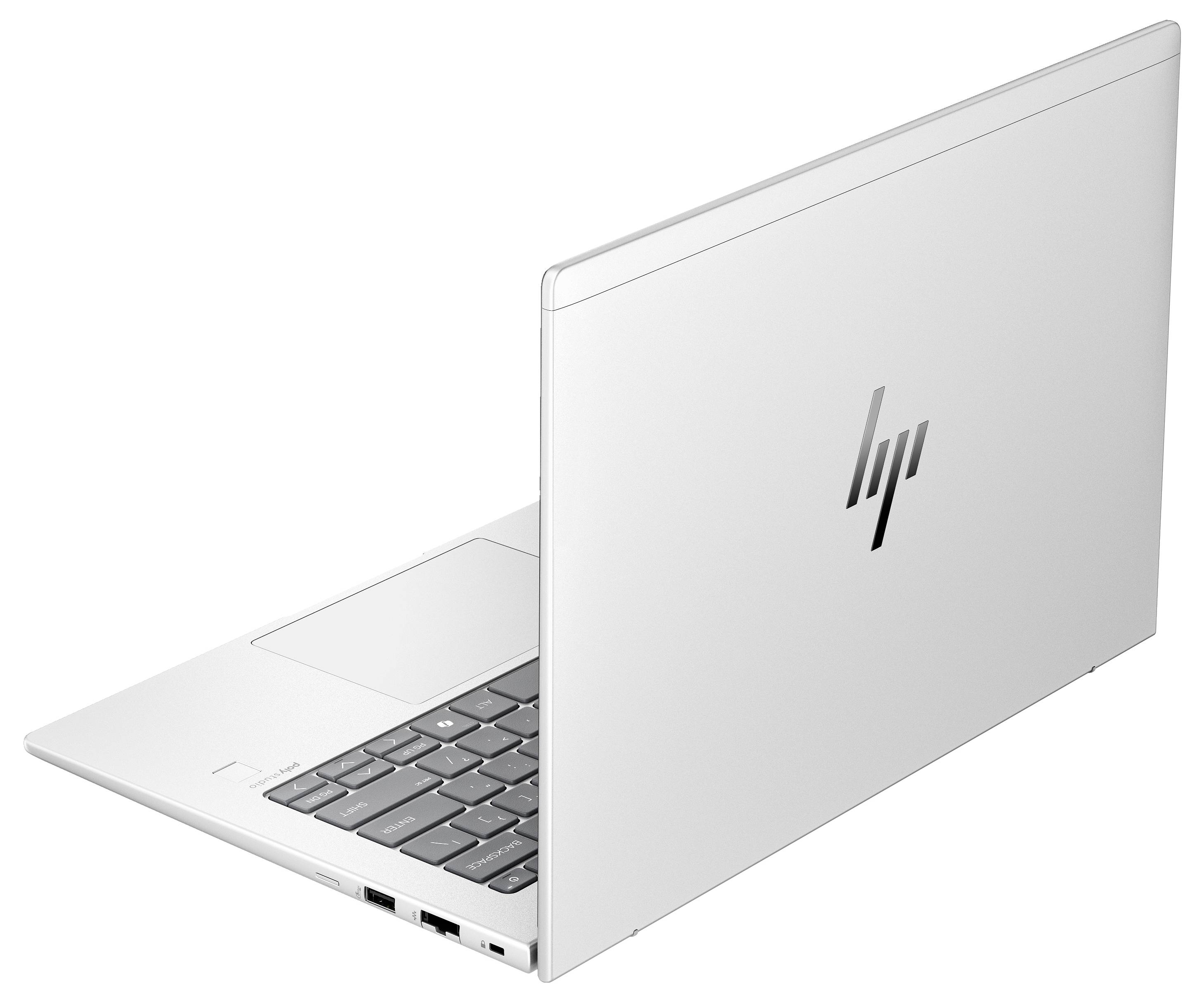 Silberner Laptop mit HP-Logo auf dem Deckel, teilweise geöffnet. Zeigt Tastatur und Anschlüsse an der Seite.