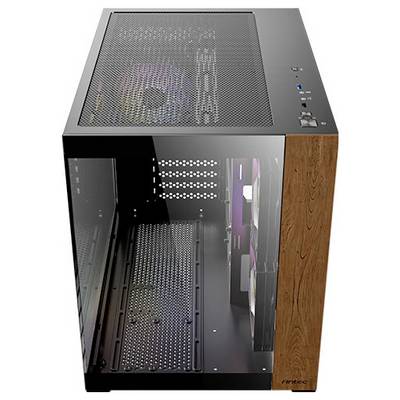 'Gehäuse eines PCs mit Glasfront und Holzelementen, Innenansicht zeigt Lüfter und Belüftungsgitter oben für bessere Luftzirkulation.'