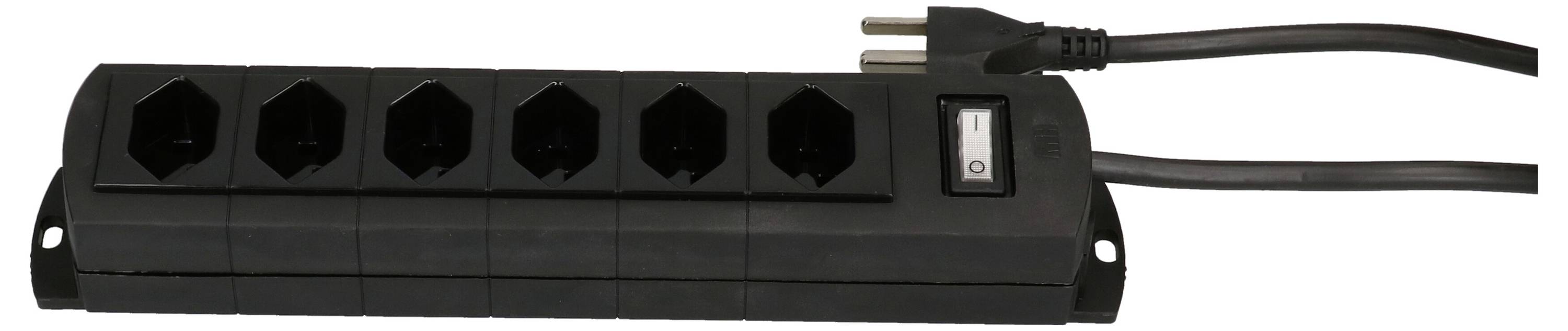Schwarze Steckdosenleiste mit fünf Steckplätzen und einem Kippschalter, an dem ein Stecker und ein Kabel angeschlossen sind.