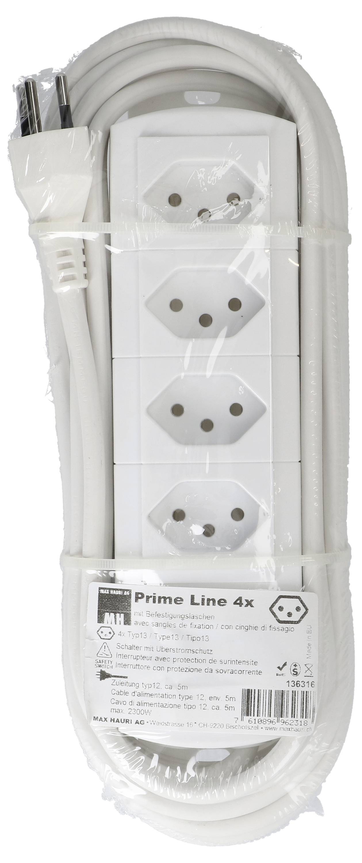 'Steckdosenleiste mit vier Steckplätzen und langem weißen Kabel, verpackt in Plastikfolie, Etikett mit der Marke Prime Line 4x.'