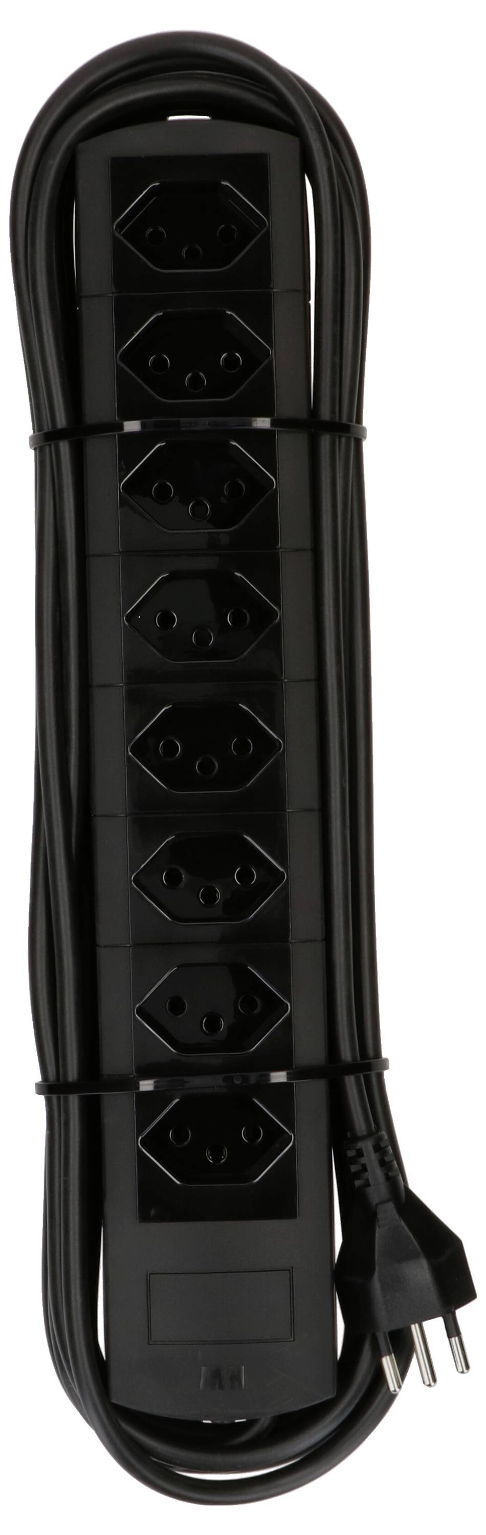 Eine schwarze 6-fach Steckdosenleiste mit einem Kabel und Stecker, bereit zur Stromverteilung in Innenräumen.