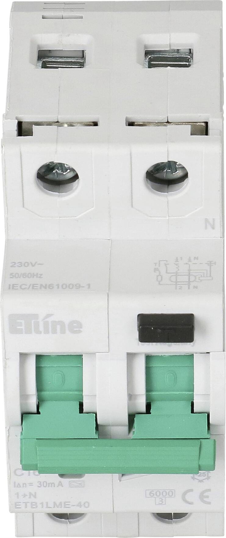 Ein zweipoliger Leitungsschutzschalter mit grünen Schaltern, Etikett 'Etine', Spannung 230V, Stromstärke 40A.