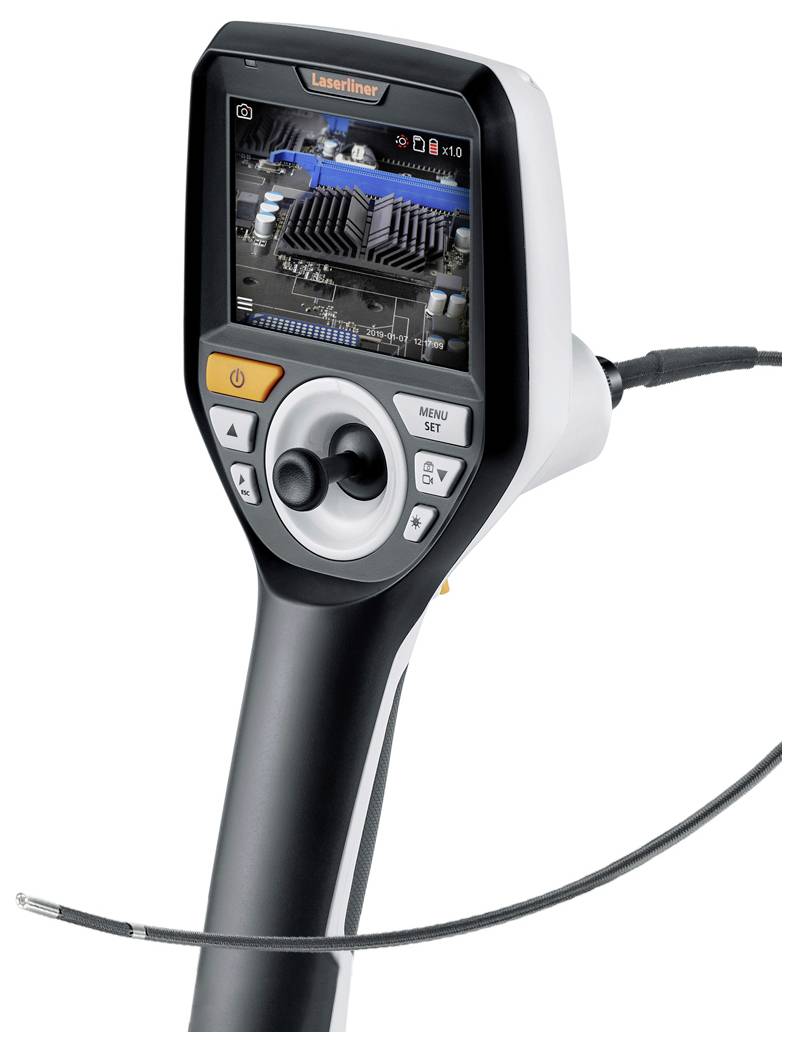 Industrielle Endoskopkamera mit LCD-Bildschirm zeigt technische Details einer Maschine. Flexibler Kabelschlauch zur Inspektion.