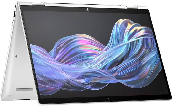Ein silberner Laptop in Zeltstellung mit einem brillanten, farbigen Bildschirm, der ein abstraktes wellenförmiges Muster zeigt.