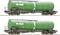 Zwei grüne Kesselwagen mit der Aufschrift 'On Rail', nebeneinander auf Gleisen stehend.
