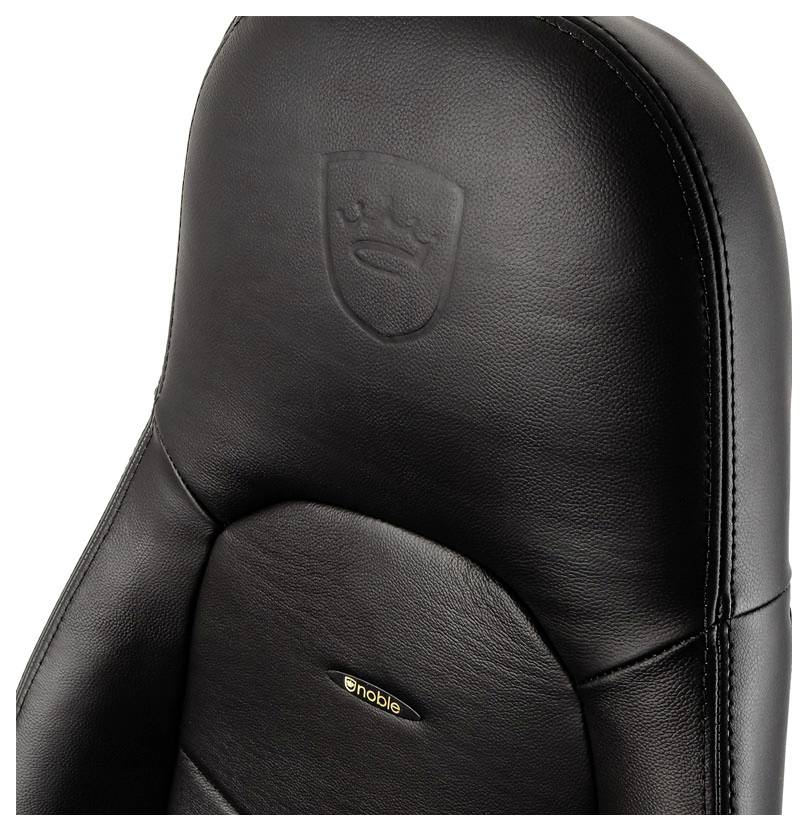 Schwarzer Gaming-Stuhl aus Leder mit geprägtem Logo auf der Kopfstütze und 'noblechairs'-Schriftzug. Elegantes, ergonomisches Design.