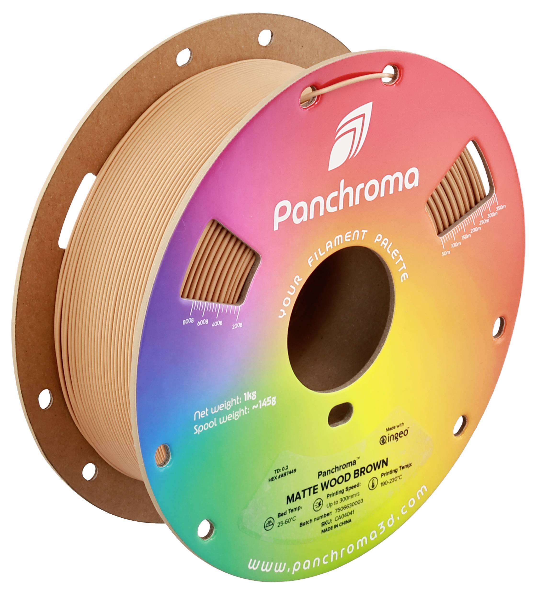 Eine Rolle 3D-Drucker-Filament von Panchroma in der Farbe "Matte Wood Brown", mit Regenbogen-Etikett und Produktdetails.