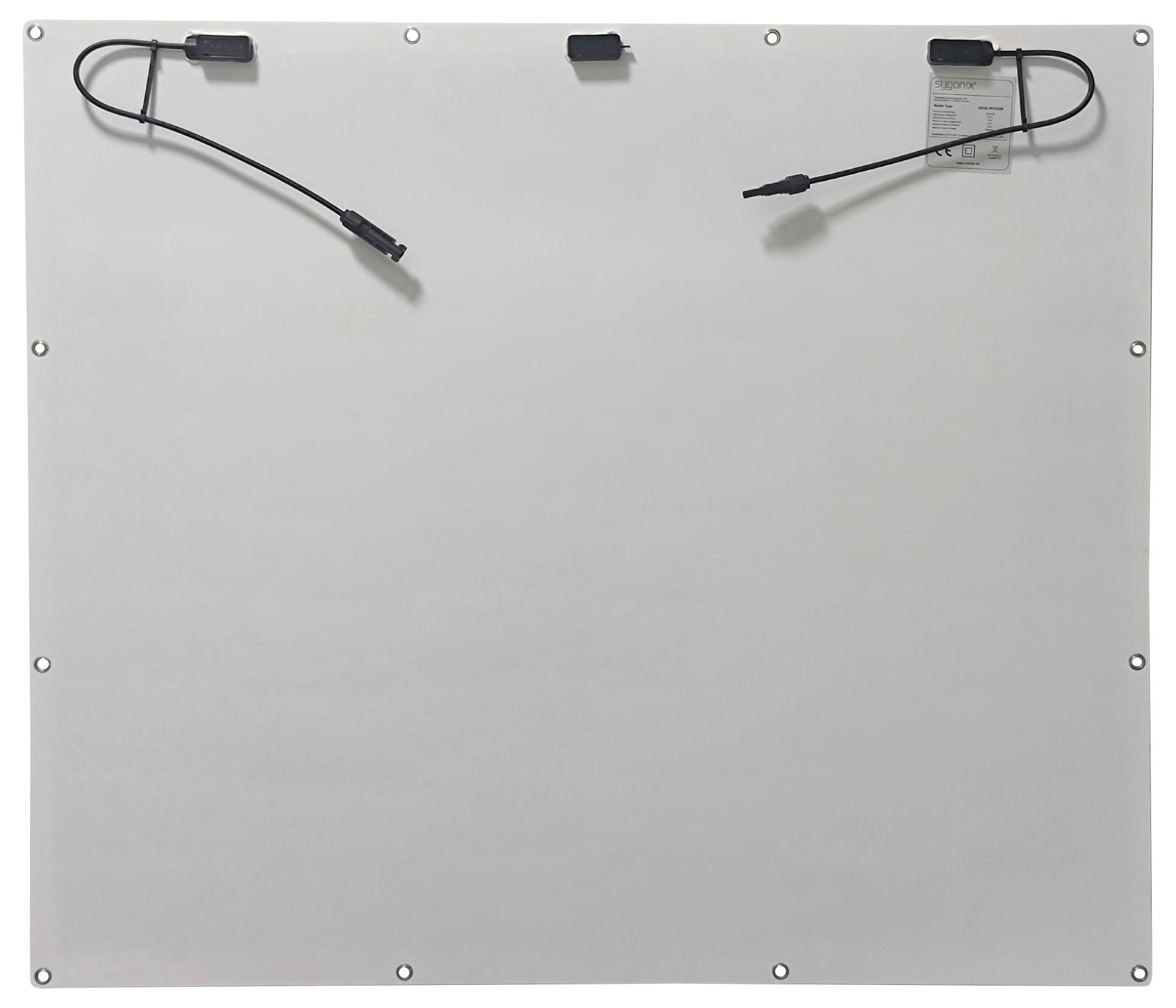 Rückseite eines Solarmoduls mit zwei Kabeln und Befestigungspunkten.