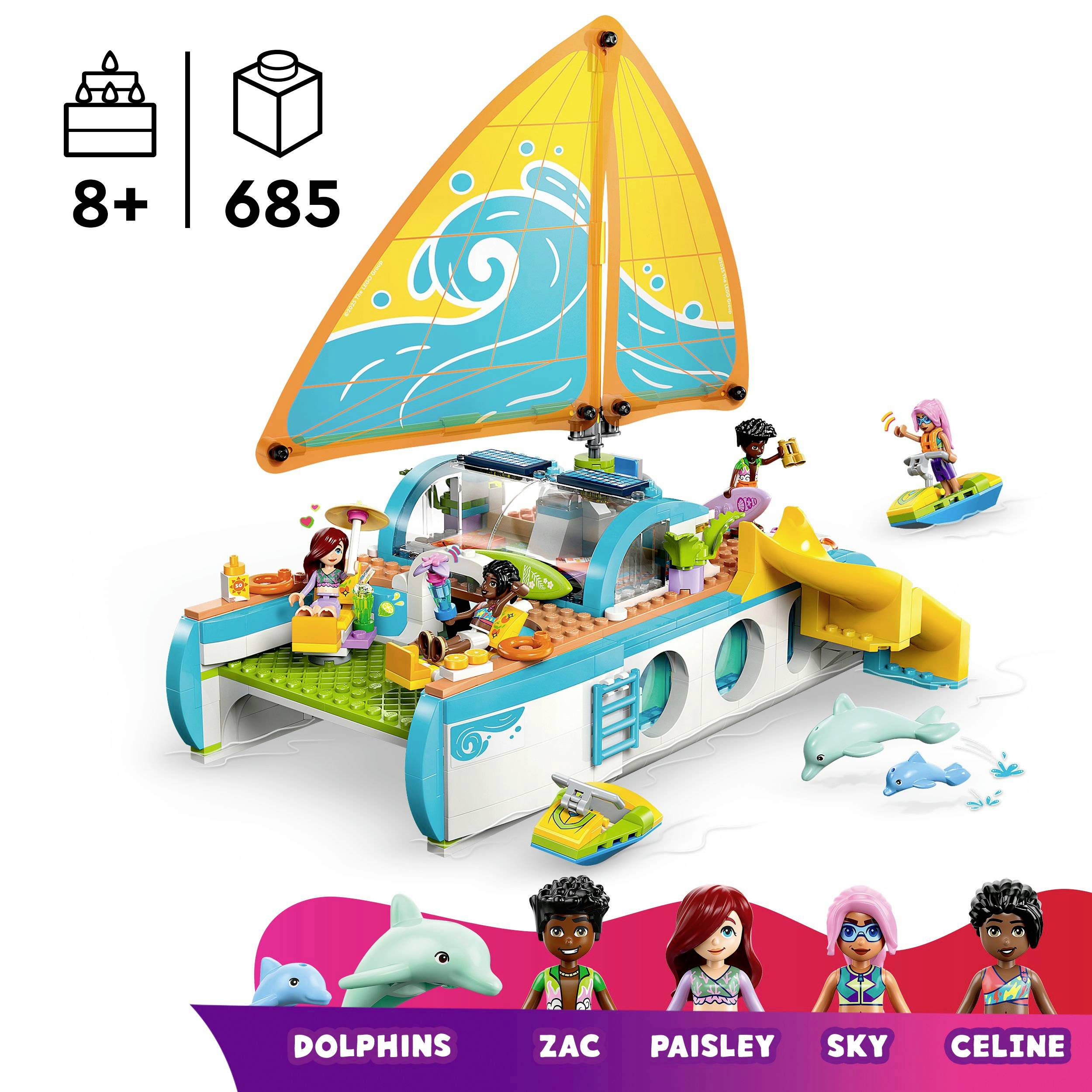 Ein buntes LEGO-Set zeigt ein Segelboot mit einer orangenen Segel. Über dem Set stehen Altersangabe '8+' und die Teileanzahl '685'. Darunter sind Figuren und Delfine abgebildet.