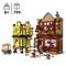 LEGO-Set zeigt eine bunte Straßenszene mit Figuren und einem Gebäude im Stil der Harry Potter-Welt. Enthält 795 Teile und ist für Kinder ab 8 Jahren geeignet.