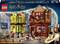 LEGO-'Harry Potter'-Set: Szene der Winkelgasse mit dem Eissalon und Quidditch-Zubehörladen. Enthält Minifiguren von Charakteren.