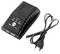 Ein schwarzes Ladegerät mit zwei USB-Anschlüssen und einem abnehmbaren Kabel mit europäischem Stecker, geeignet für verschiedene Batterietypen.