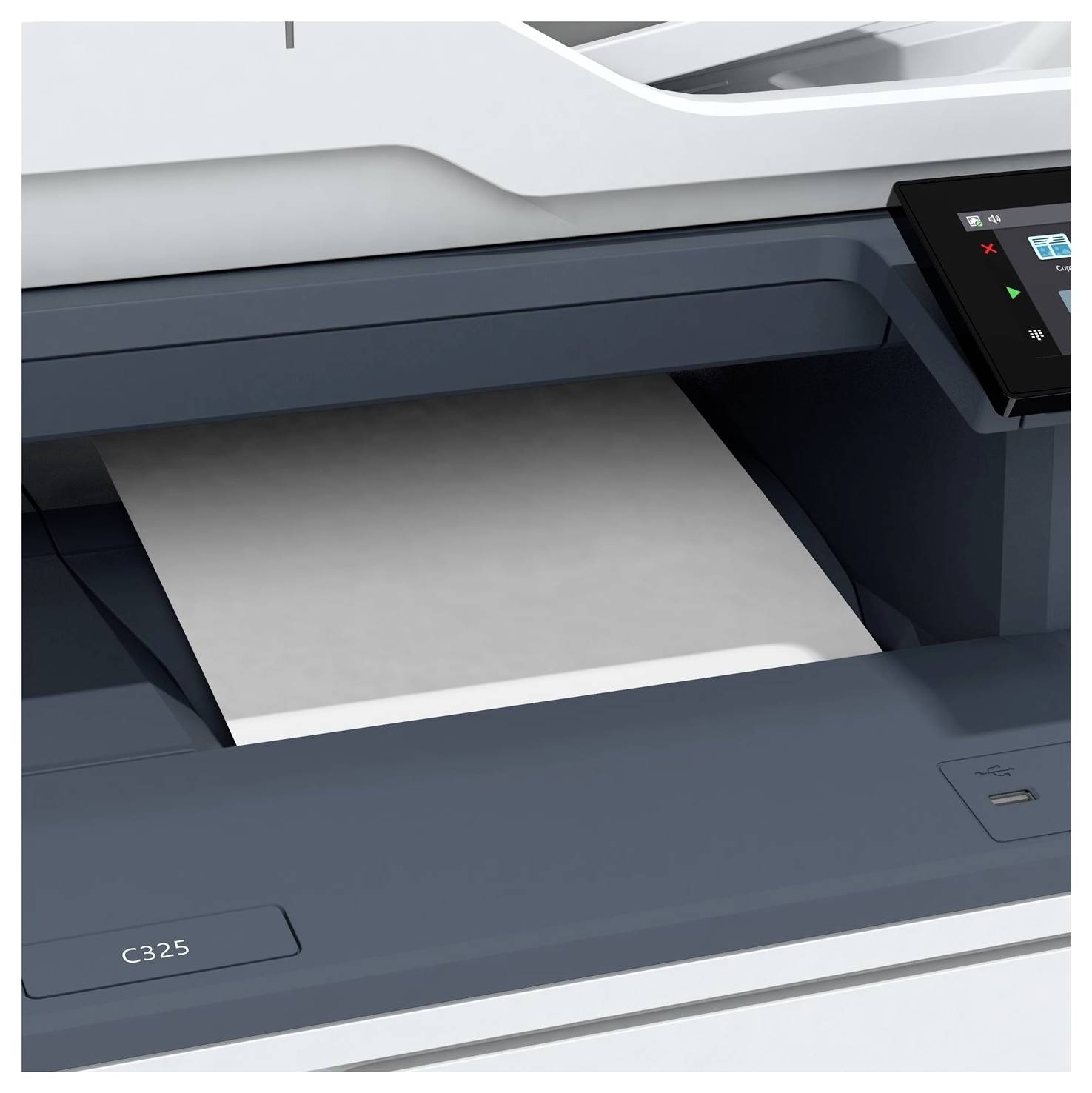 Ein Drucker gibt ein bedrucktes Blatt Papier aus. Das Bedienfeld zeigt einen digitalen Bildschirm zur Steuerung.