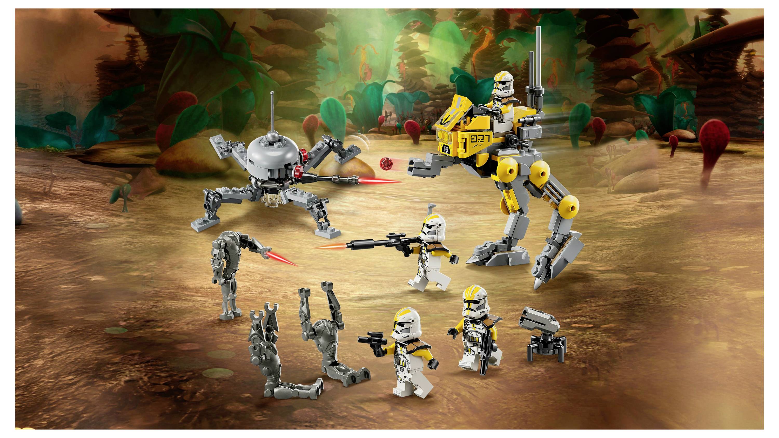 Eine Gruppe von LEGO Star Wars Figuren im Kampf auf einem waldartigen Alienplaneten, mit Soldaten, einem kleinen Mechs und Droiden-Gegnern.