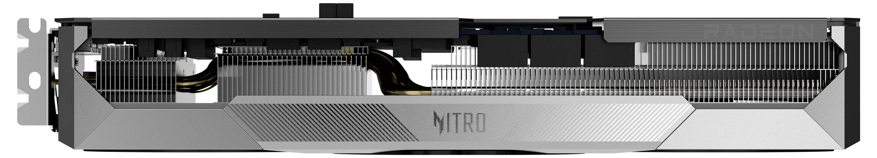 Seitenansicht einer Grafikkarte mit 'Nitro'-Aufschrift auf der Abdeckung. Sichtbare Kühlrippen und Lüfteranschlüsse.