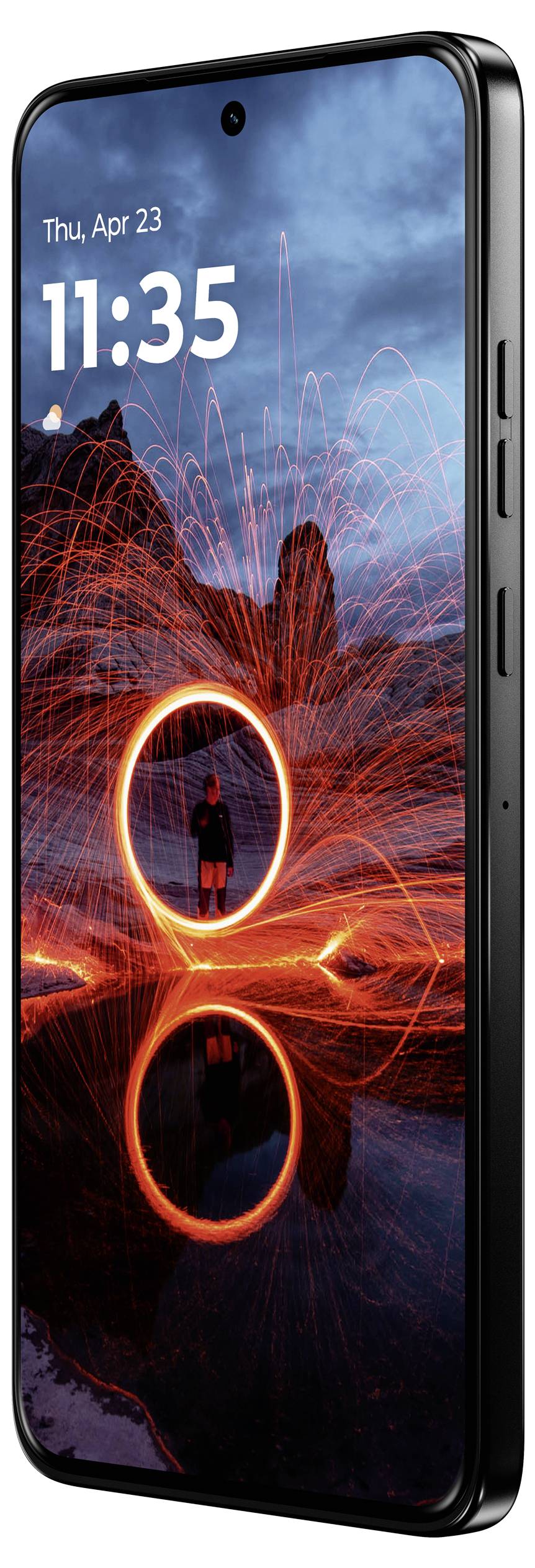 Ein Smartphone mit Anzeige eines kreisförmigen Lichteffekts, der sich in einer Wasseroberfläche spiegelt. Anzeigen enthalten Datum und Uhrzeit.