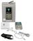 Ein MP3-Player-Set bestehend aus einem MP3-Player mit Display, 8GB Micro-SD-Karte, USB-Kabel und Kopfhörer vor einer Verpackung.