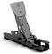 Ein schwarzes Pedal aus Metall in diagonaler Ansicht, wahrscheinlich für ein Rennsimulator-Setup, mit verstellbaren Teilen.