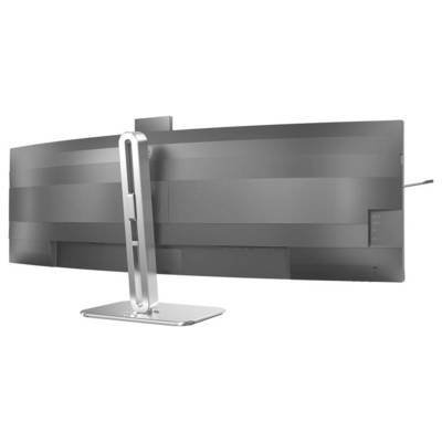 Rückansicht eines ultrabreiten Computerbildschirms mit einem silbernen Standfuß. Der Monitor hat ein schlankes, modernes Design.