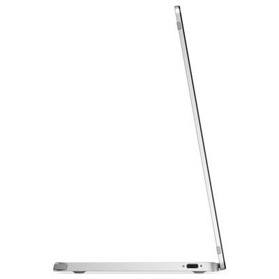 Ein seitlich geöffnetes, dünnes Laptop in Silber zeigt das schlanke Design und die Anschlüsse auf der Unterseite.