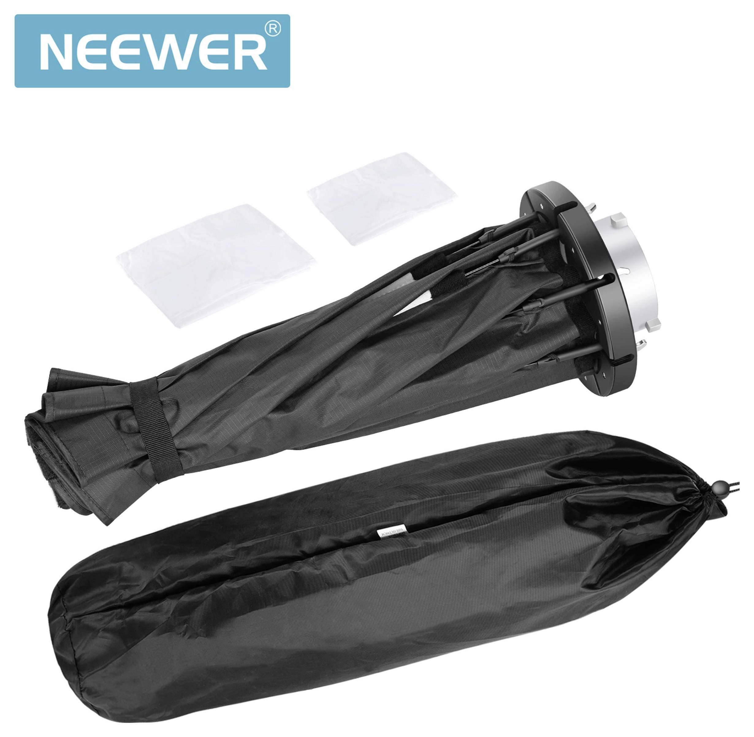 Zusammengefaltete schwarze Softbox mit Metallbefestigung und zwei weißen Diffusoren. Marke 'NEEWER' oben links.