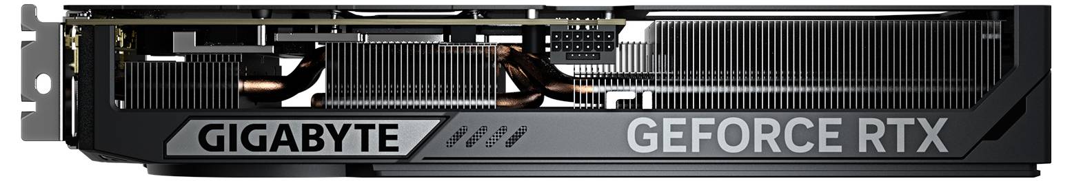 Grafikkarte von der Seite, mit der Aufschrift 'GIGABYTE' und 'GEFORCE RTX', zeigt Kühlungskomponenten und Anschlüsse.