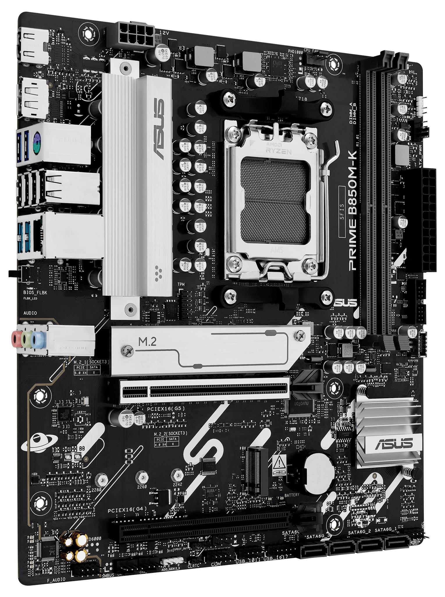Ein Computer-Motherboard mit mehreren Anschlüssen, Steckplätzen für Arbeitsspeicher und einem CPU-Sockel. Marke ASUS.