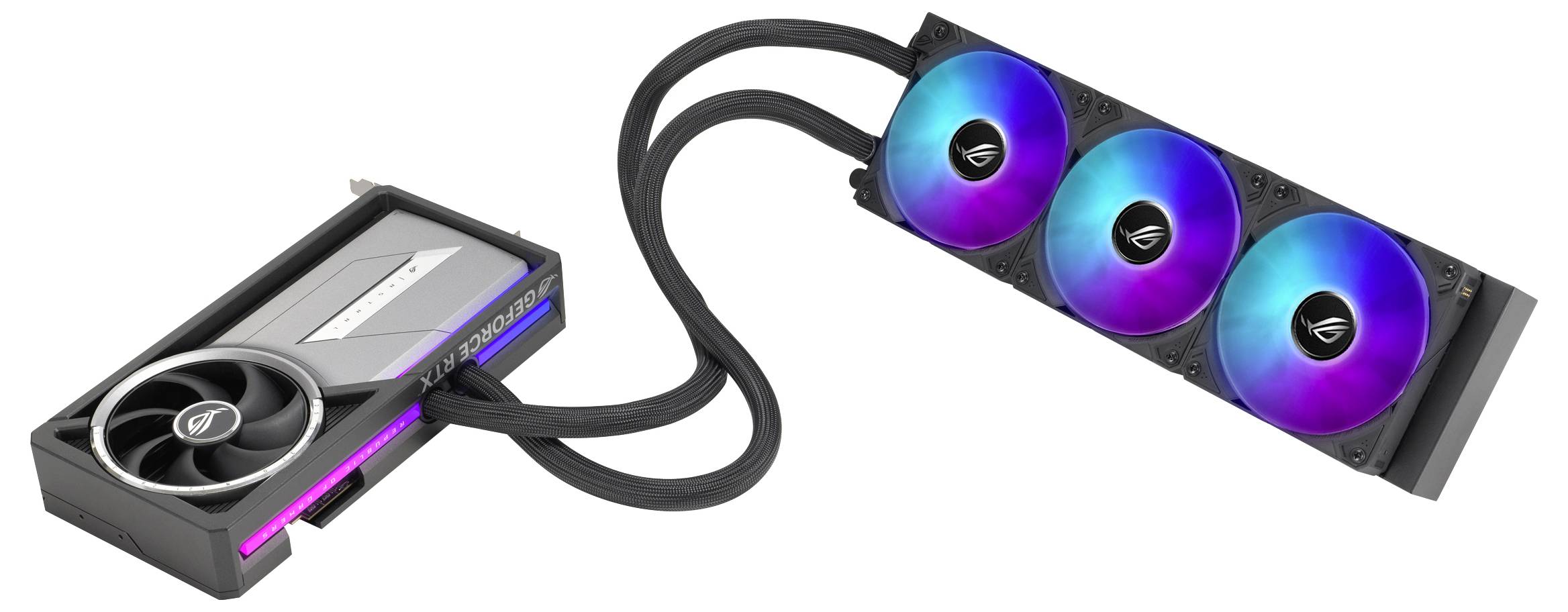 Grafikkarte mit drei RGB-beleuchteten Lüftern in einem Wasserkühlungssystem, verbunden durch Schläuche, auf weißem Hintergrund.