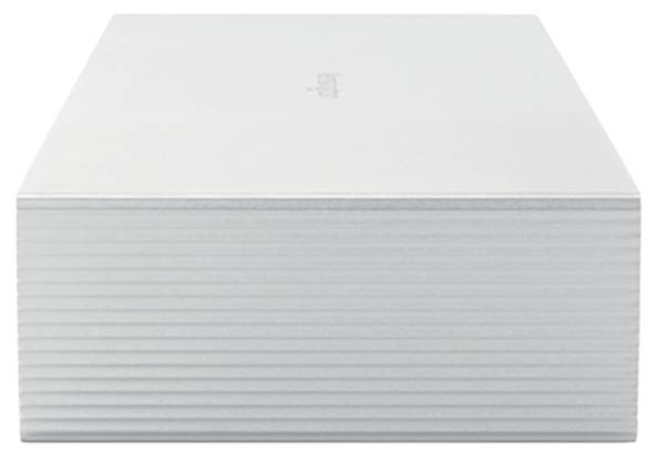 'Interstellar' Steelbook Cover, seitliche Ansicht einer rechteckigen Box mit silbernem, geripptem Design und Film-Titel oben.