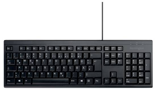 Schwarze Standard-Tastatur mit deutschem QWERTZ-Layout und Nummernblock, Anschlusskabel oben mittig.