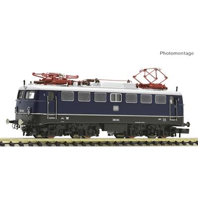 Modelleisenbahn, dunkelblaue Elektrolokomotive der Deutschen Bahn auf Gleis. Detaillierte Stromabnehmer und Beschriftungen sichtbar.