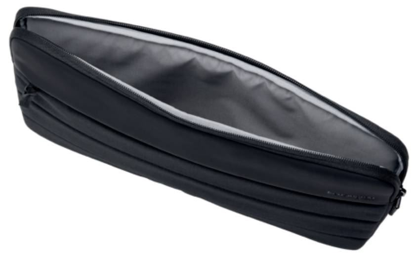 Schwarzes Etui mit Reißverschluss, geöffnet und von oben sichtbar. Es hat ein schlichtes Design und bietet Innenraum für Gegenstände.