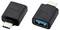Zwei schwarze USB-Adapter: einer zeigt einen USB-C-Stecker, der andere den USB-A-Anschluss. Beide haben das Logo der Marke.