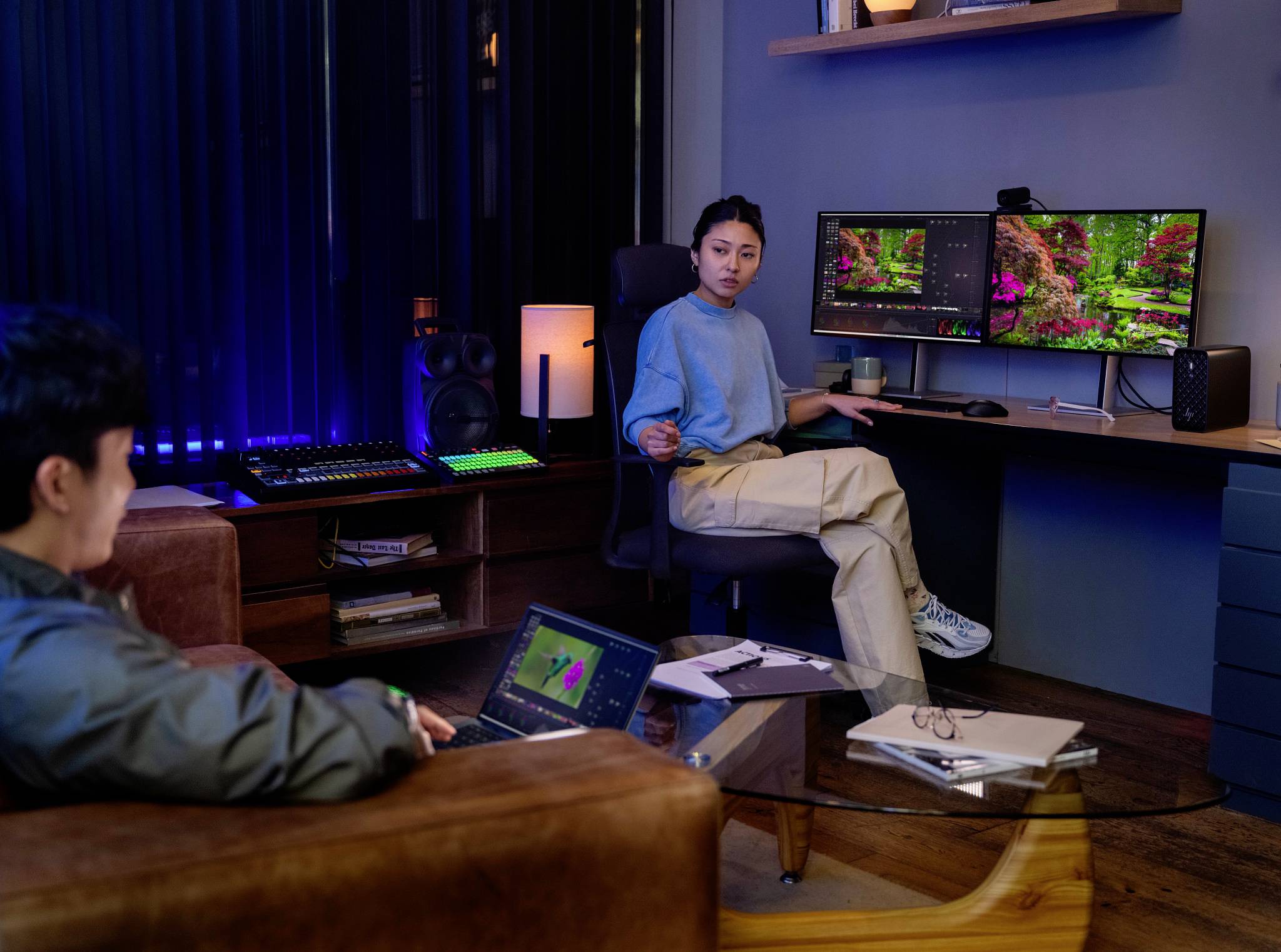 HP Workstation Notebook 35.6 cm (14 Zoll) 2.8K AMD Ryzen AI Max 390 64 GB RAM 1 TB SSD Deutsch, QWERTZ AMD Radeon™ 8050S-4