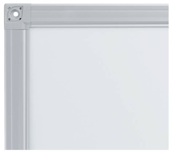 Bildausschnitt eines Whiteboards mit grauem Rahmen in der oberen linken Ecke.