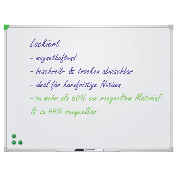 Ein Whiteboard mit Text: 'Lackiert - magnethaftend, beschreib- & trocken abwischbar, ideal für kurzfristige Notizen, zu mehr als 60% aus recyceltem Material & zu 99% recycelbar'.