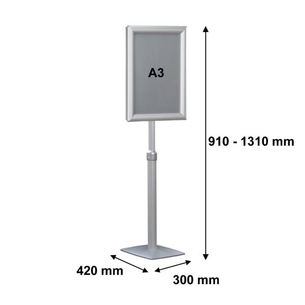 Silberner Aufsteller mit einstellbarer Höhe von 910 bis 1310 mm und einer A3-Rahmengröße. Basismaße sind 420 mm x 300 mm.