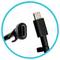 Zwei USB-C-Stecker in Nahaufnahme, einer mit Sicht auf die Innenseite und der andere auf die Seite.