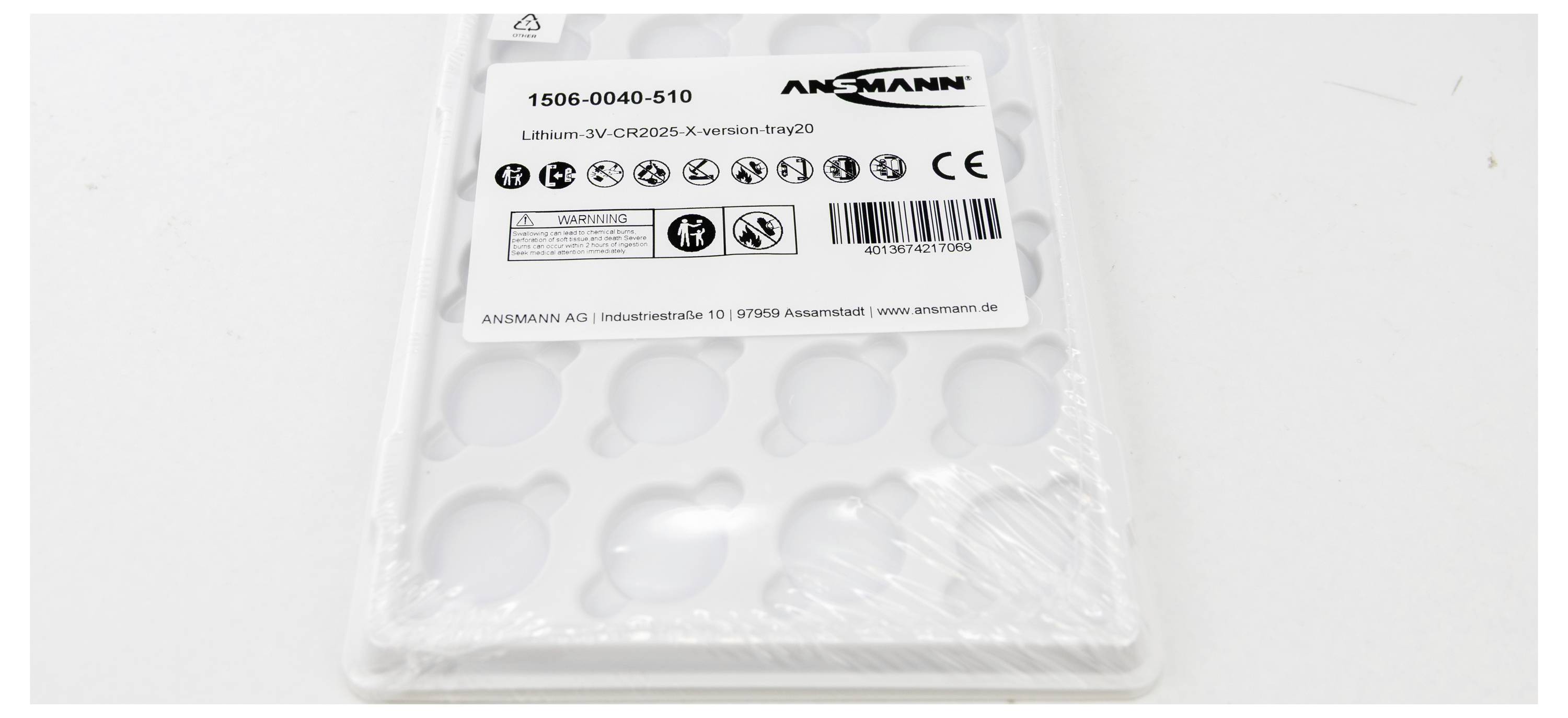 Verpackung mit Batterien des Typs 'Lithium-Ion CR2032 X-Version', 20 Stück, durchsichtige Kunststoffhülle mit Etikett und Symbolen.