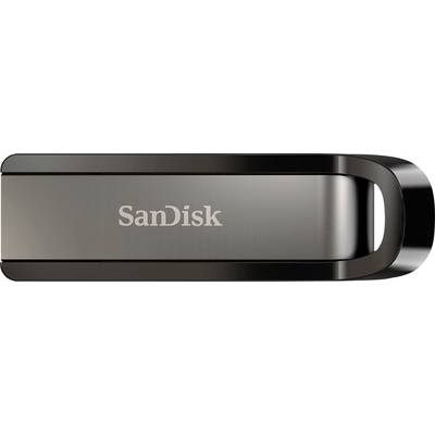 USB-Stick mit aufgedrucktem 'SanDisk'-Logo, silbernes Gehäuse, schwarzer Rand.