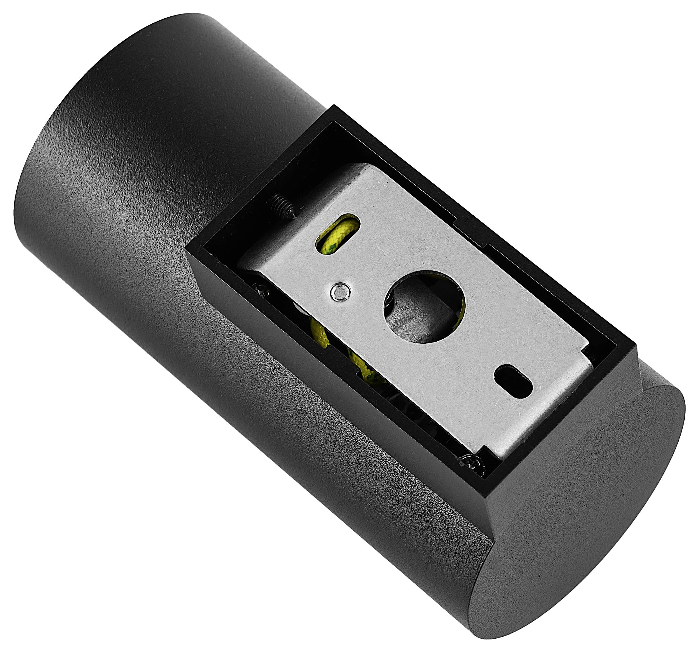 Eine schwarze, zylindrische Wandhalterung mit einem Ausschnitt, der eine metallene Befestigungsplatte mit Löchern zeigt.