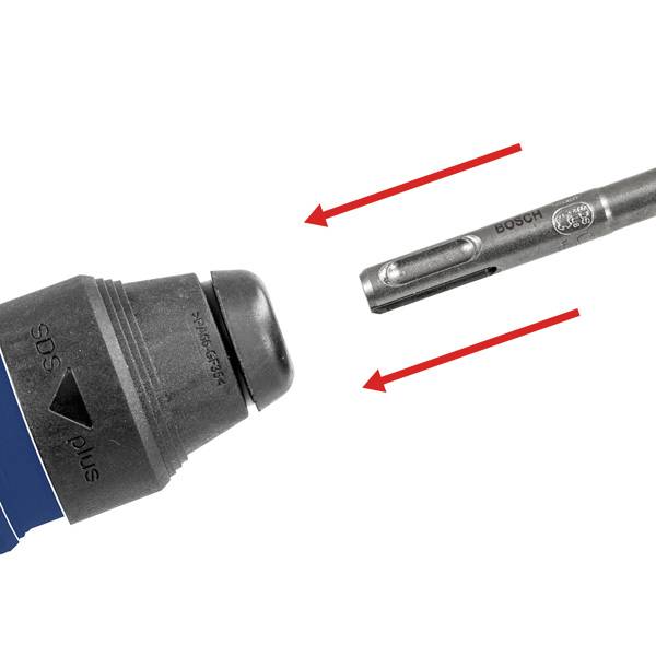 Ein Bohrkopf einer Bohrmaschine neben einem Bohrer mit SDS-Aufnahme. Zwei rote Pfeile zeigen auf den Bereich der SDS-Befestigung.